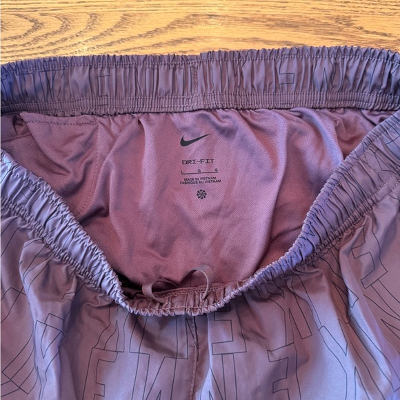 Nike Purple Athletic Shorts Lightweight Performance - Picture 3 of 3